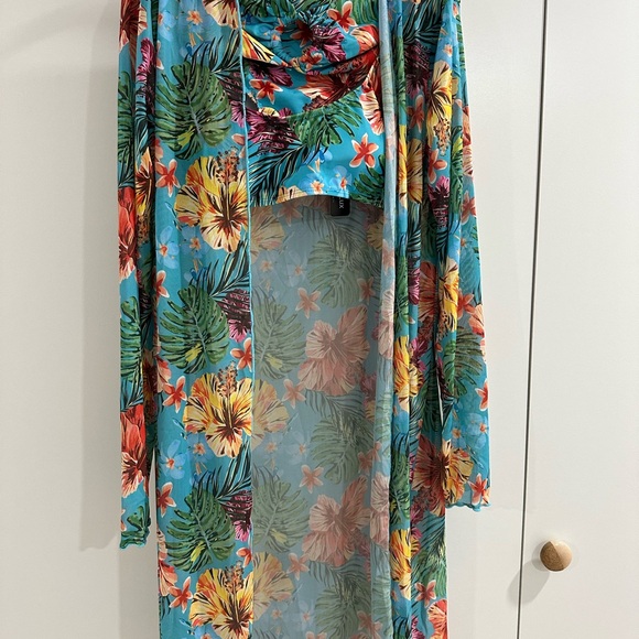 Swimsuit set - Picture 4 of 6